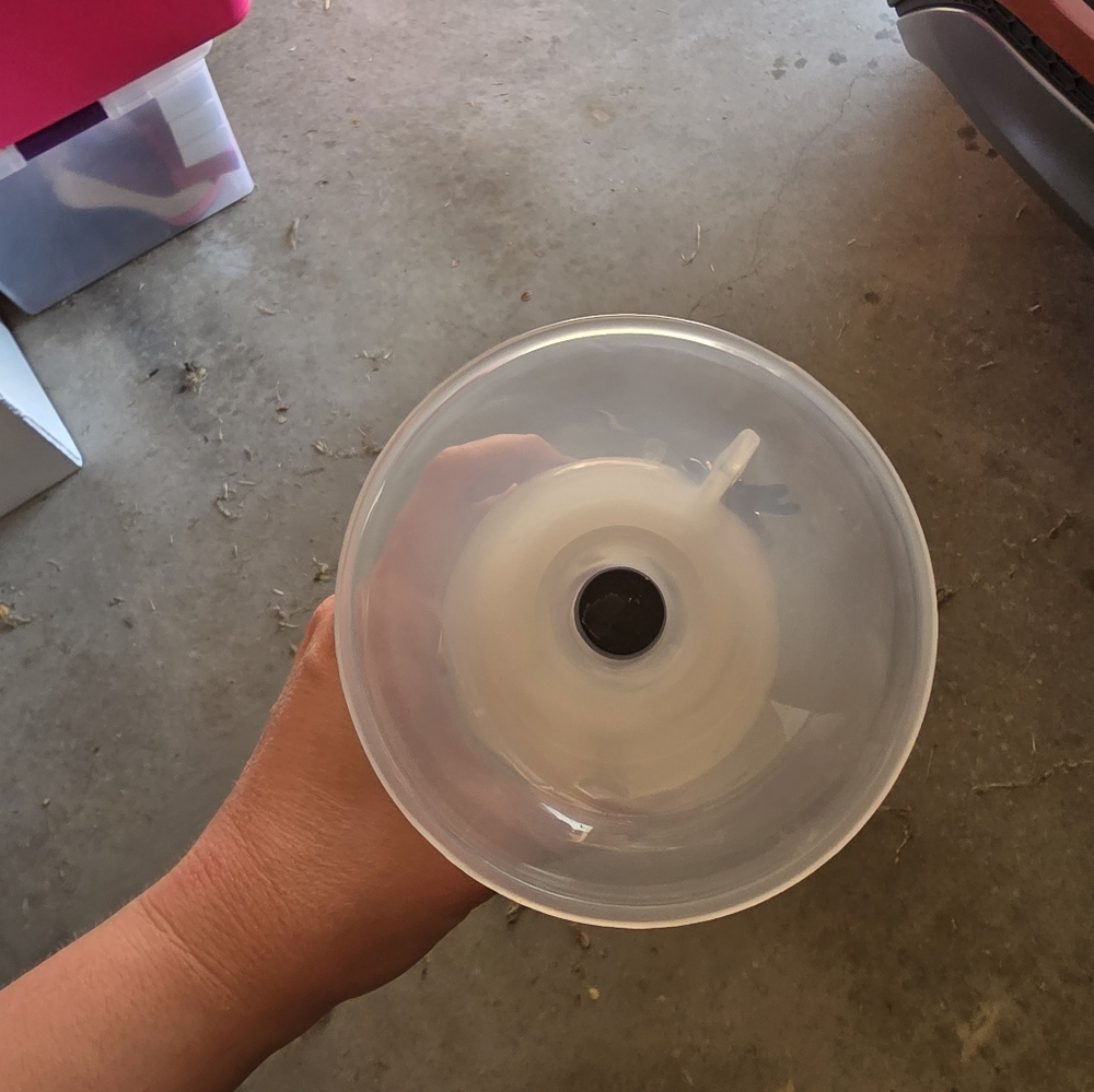 Pet water filtration bottle - Picture 4 of 5